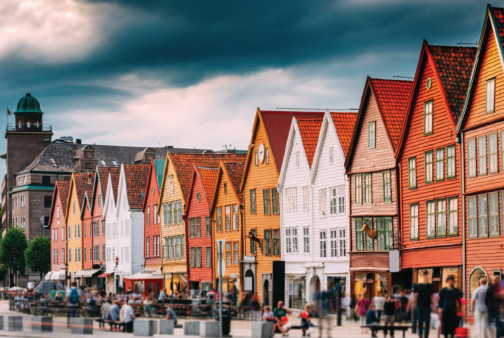 Bergen by Ecuatraveling